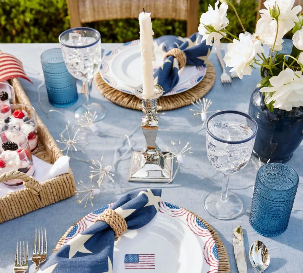 simple 4th of July Tablescape Decorations